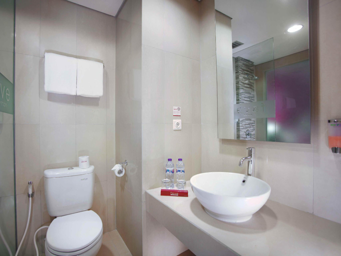 Bathroom 28