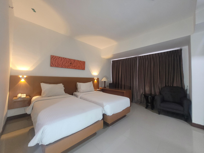 RED Cendrawasih Hotel Room Type - Deluxe Twin Room