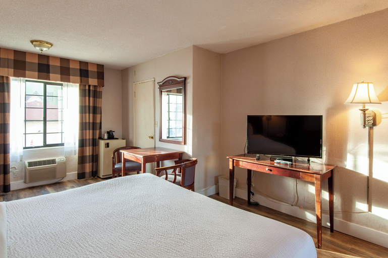 Bedroom 4, Studio City Court Yard Hotel, Los Angeles