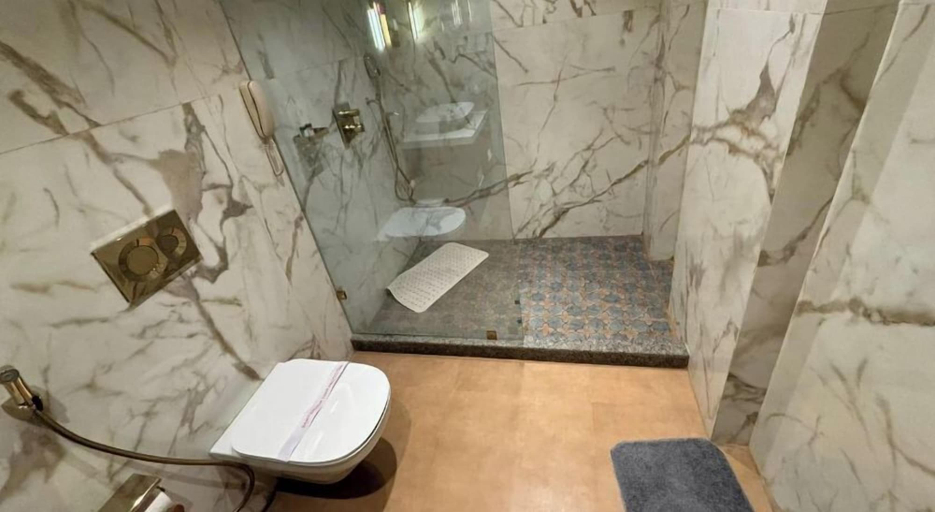 Bathroom 3, Hotel White Ring Jaipur, Jaipur