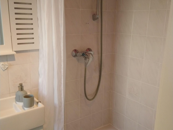 Bathroom 3, Apartment in Usseln Near Willingen Ski Area, Waldeck-Frankenberg