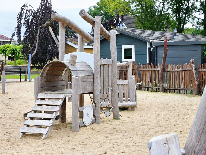 Garden 5, Forest Cabin With Pets, Barneveld