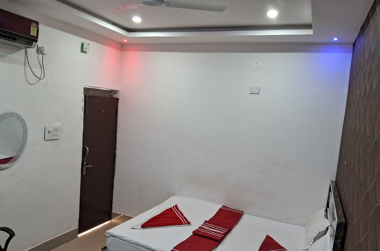 Others 3, Hotel Jalsa, Patna