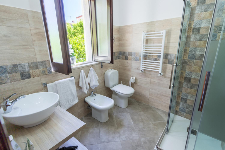 Bathroom 3, Villa Valverde Apartments e B&B, Messina