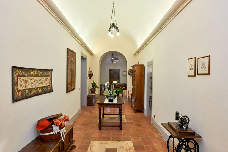 Public Area 2, Il Tosco, Siena