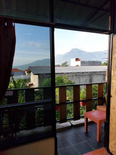 Exterior & Views 8