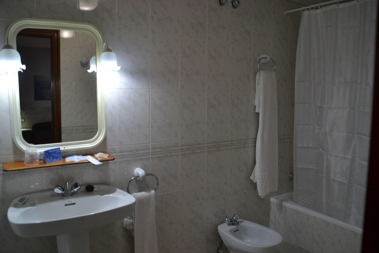 Bathroom 4, Hotel Congra, Alicante