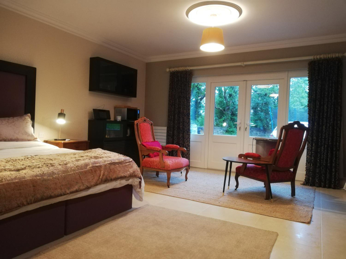 Others 3, 1 bed studio