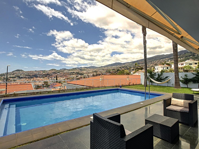 Others 2, The White House - By LovelyStay, Funchal