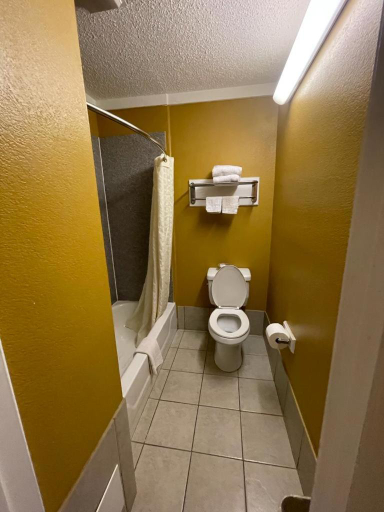 Others 3, Budget Inn, Garza