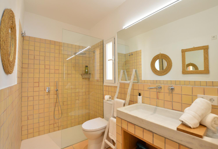 Bathroom, Private Pool with sea views in Port of Andratx, Baleares
