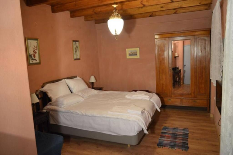 Others 4, APIGANOS VRISES house, Crete