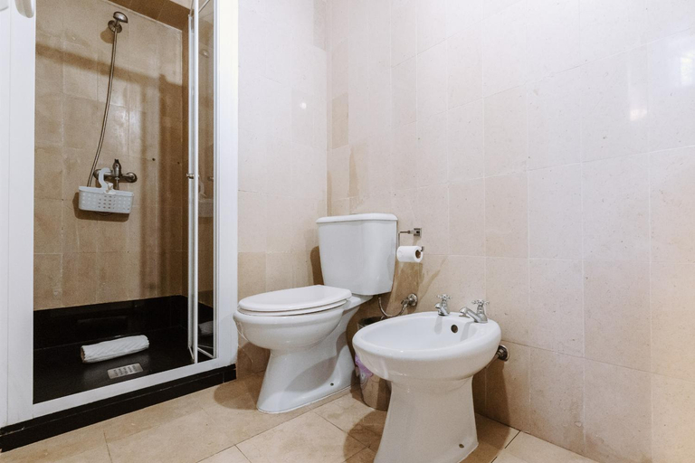 Bathroom 15