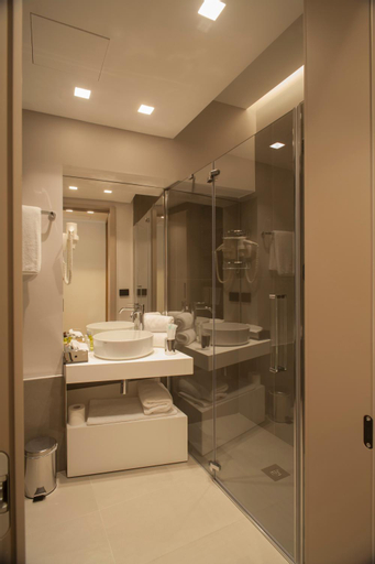 Bathroom 4