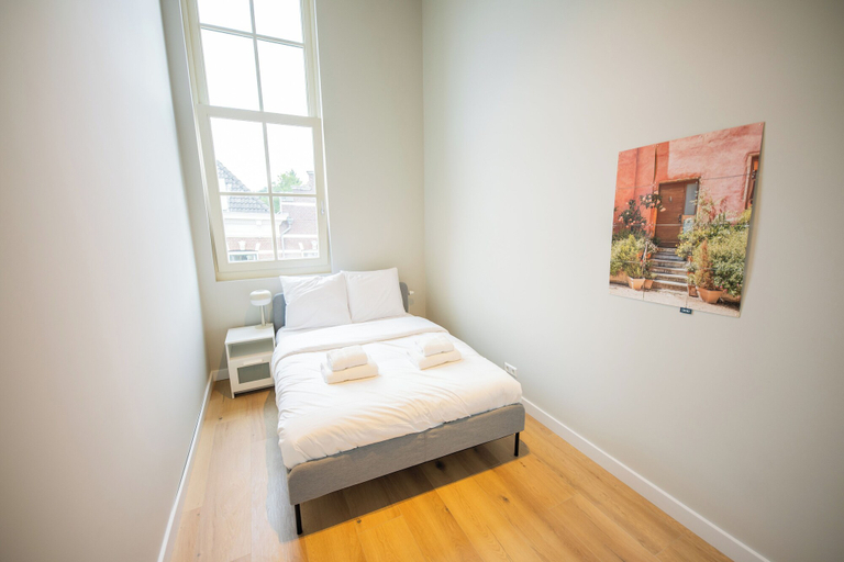 Bedroom 4, Alphabet Apartments Pijnackerstraat, Rotterdam
