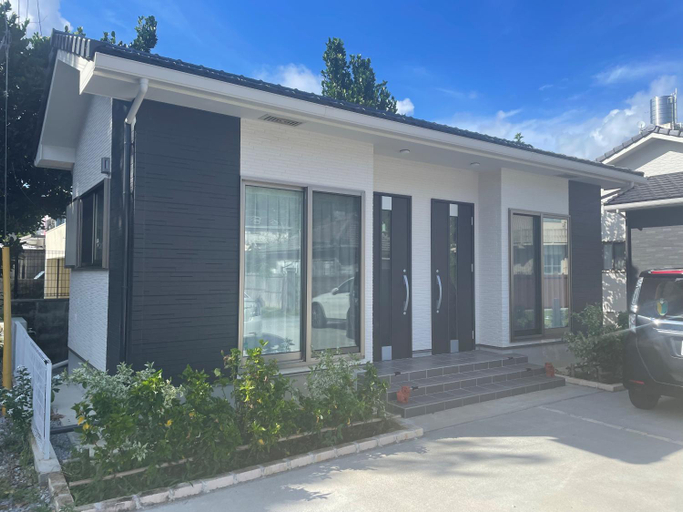 2, Blue House, Nago