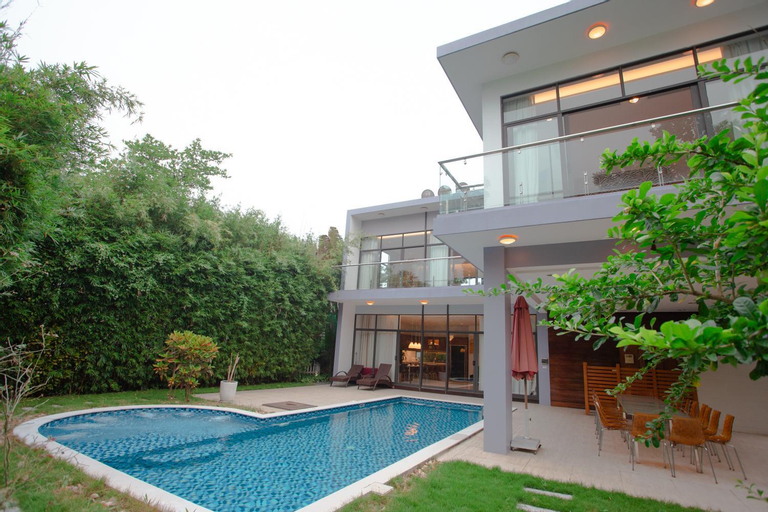 Swimming Pool 8