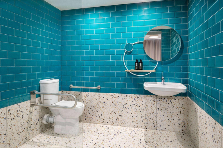 Bathroom 4, Quadro Hotel Trademark Collection By Wyndham, St Julian's