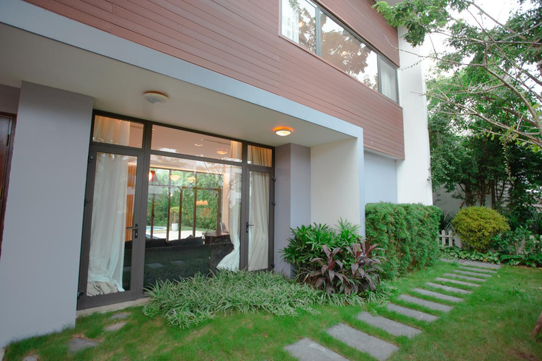 Exterior 5