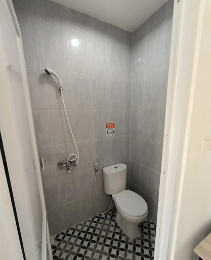 Bathroom, d' LyMar 16 flat house for woman muslimah, Malang