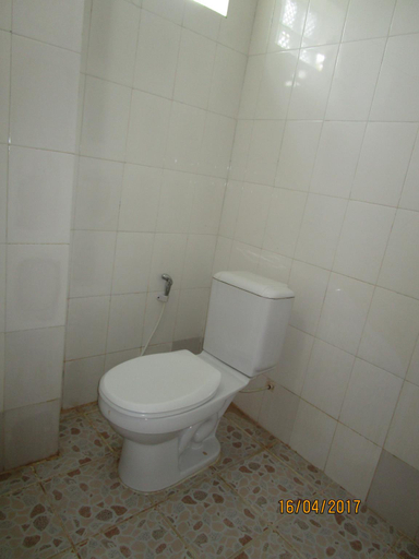Bathroom 5, Visal Sak Guesthouse, Kaeb