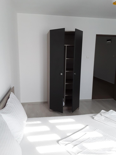 Others 4, Camere de inchiriat Central La Calciu, Mahmudia