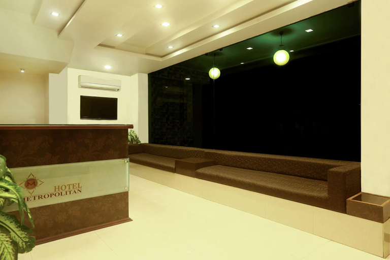 Public Area, Hotel Metropolitan Near Sindhi Camp, Jaipur