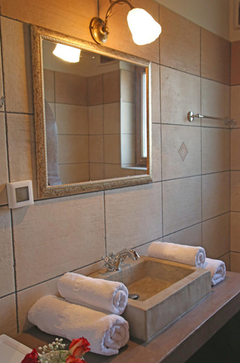 Bathroom 3, Kalo Nero Apartments, Crete
