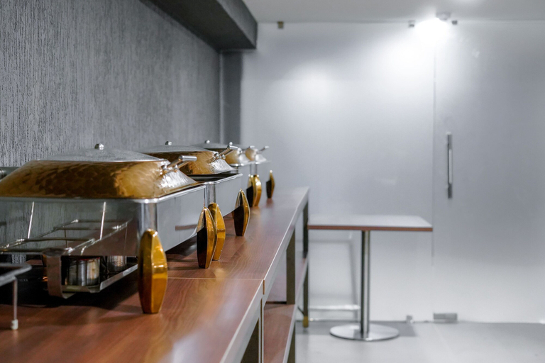 Food & Drinks 5, Saltstayz Select - Golf Course Road & Sector 57, Gurgaon