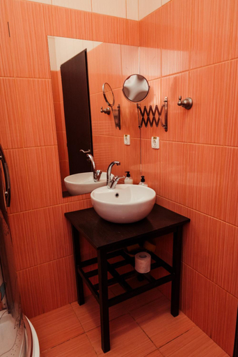 Bathroom 5, Hotel President Cugir, Cugir