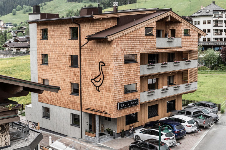FRAU GANS - pure mountain apartments, Zell am See