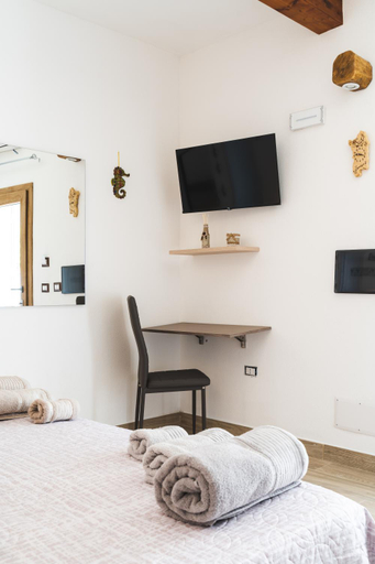 Others 5, B&B Gonare, Nuoro