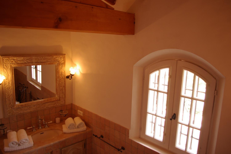 Bathroom 4, Villa with Spa, Pool and view of St Tropezs gulf, Var