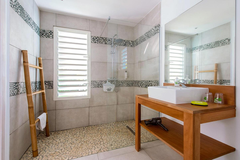 Shower 3, Hôtel La Christophine, Saint-François