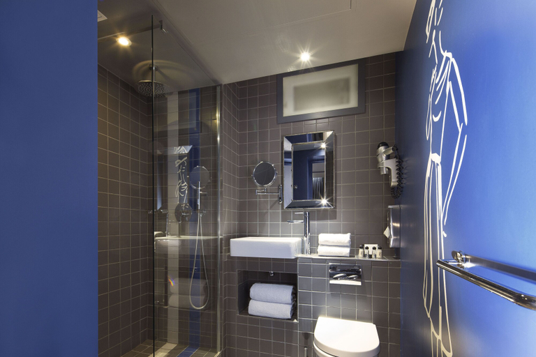 Bathroom 5, Hotel Mademoiselle, Paris