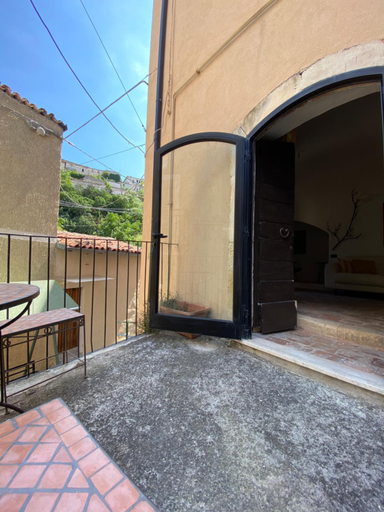 Others 3, Fisolare Suite romantica per due, L'Aquila