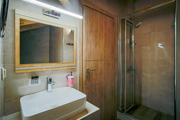 Bathroom 3, Mirimar Apartments, Ionian Islands