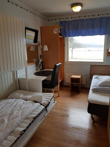 Others 5, Haknas Vandrarhem, Södertälje