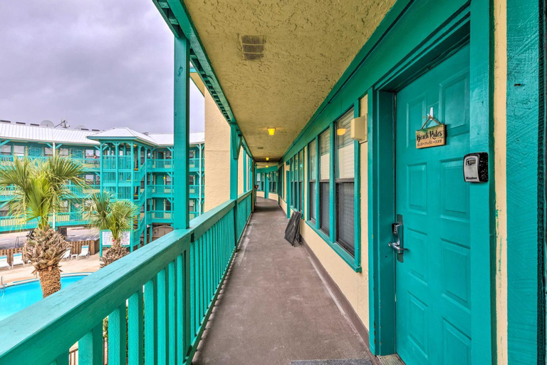 Others 2, Vivid Escape in Gulf Shores - Walk to the Beach!, Baldwin