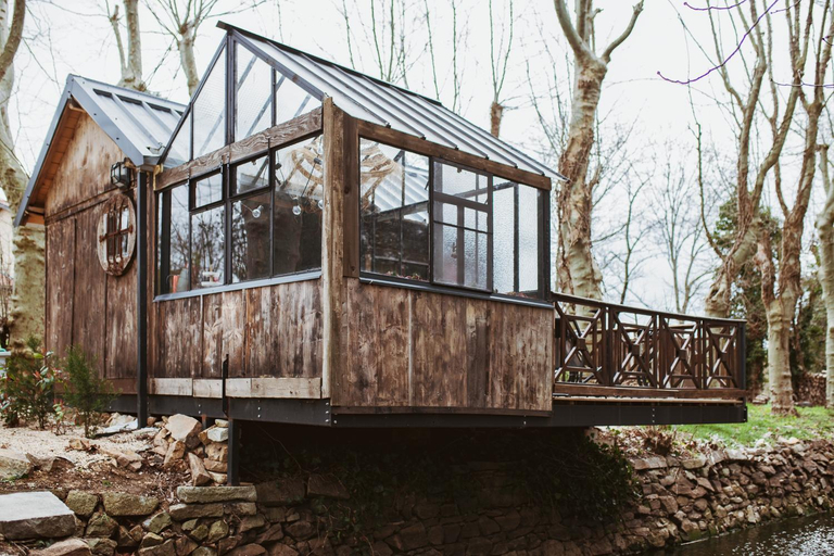 Others 5, Cabane ForRest Glace, pres de Lyon et Clermont, Loire