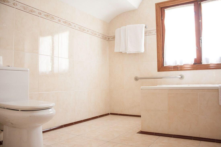 Bathroom 4, Hotel Joan Canejan, Lleida