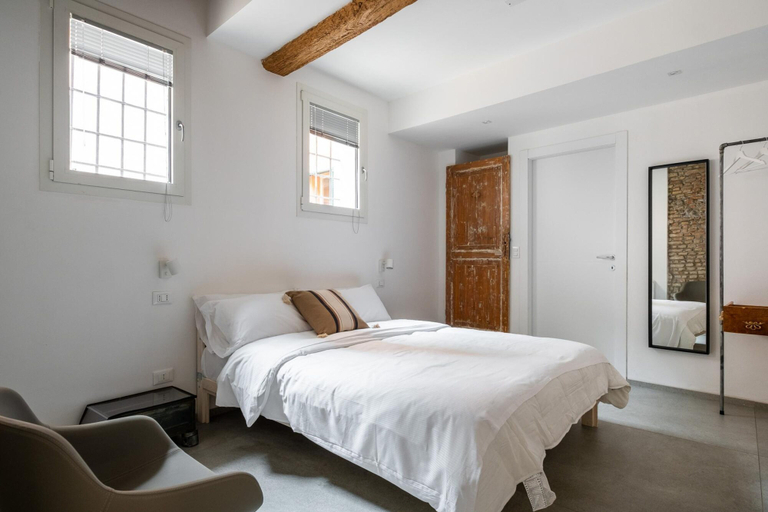 Room 4, San Michele Apartments - Ferrum by Wonderful Italy, Bologna