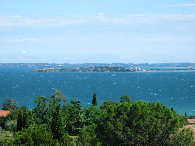 Others 4, Casa Vista Lago, Brescia