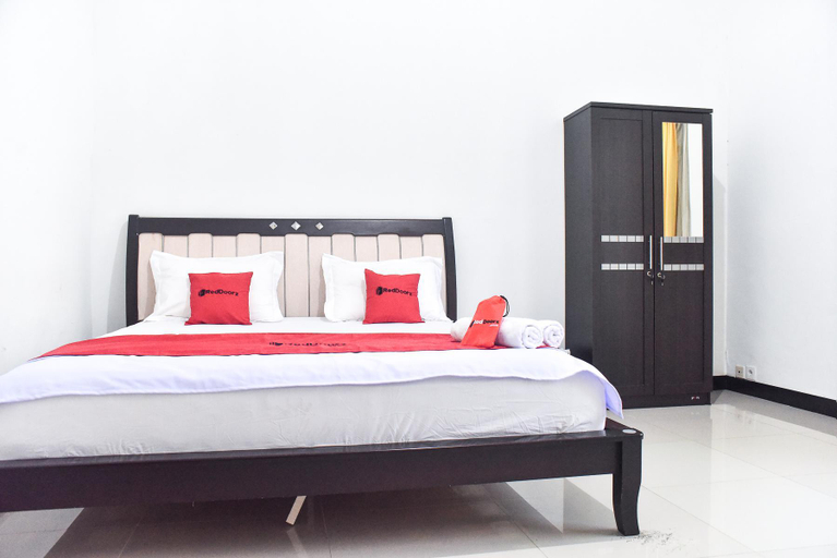Bedroom 12