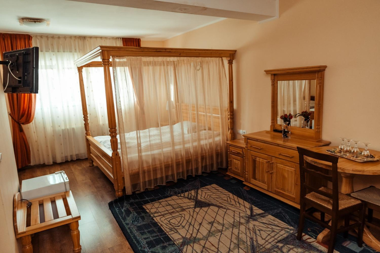 Others, Hotel President Cugir, Cugir
