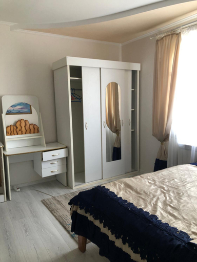 Bedroom 3, Біля Погару, Skolivs'kyi