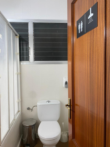 Bathroom 2, HOSTAL GALICIA CARDEDEU, Barcelona