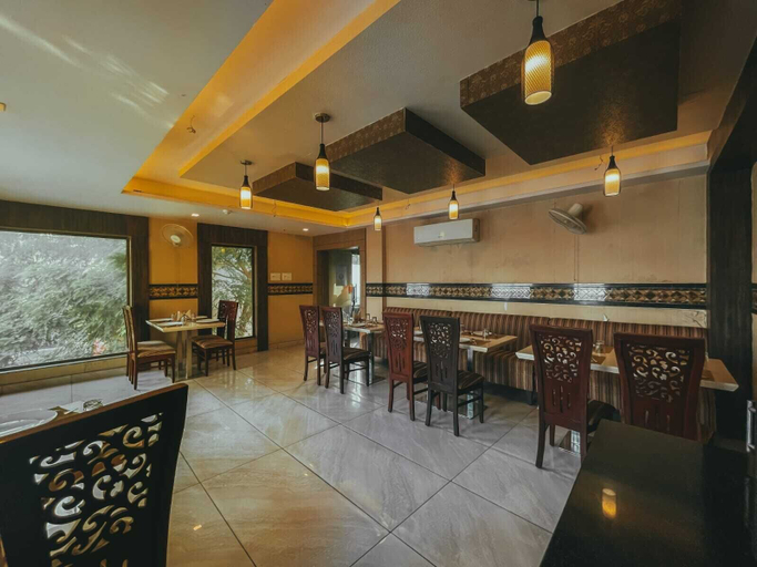 Food & Drinks 5, Hotel SLE Residency, Varanasi