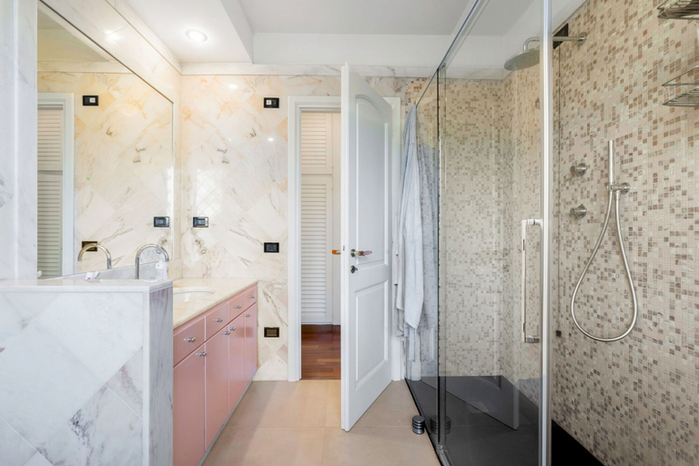 Bathroom 3, Villa Le Fontanelle In Forte Dei Marmi, Lucca