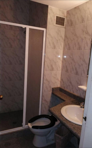 Bathroom 4, Hotel las Americas, Libertador